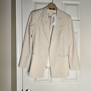 NWT! YILOTE Cream Women's Blazer. XS.